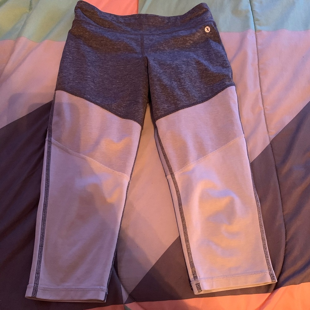 Girls youth size 14 cropped leggings